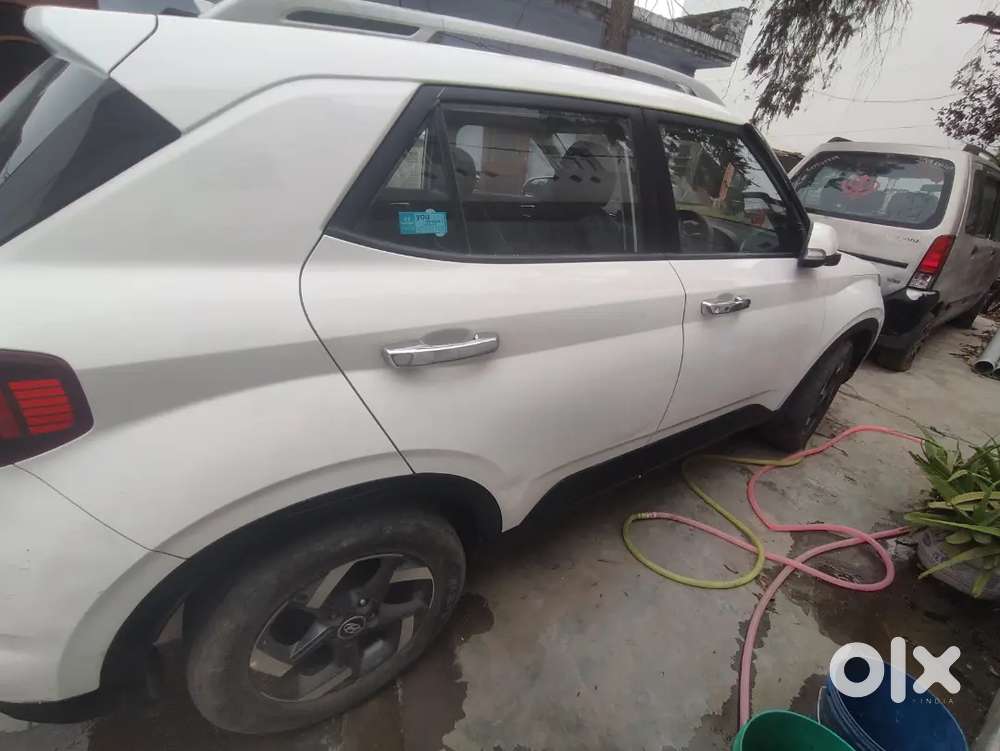 Minor Scratches , Dents In The Car But Under Insurance.bargainable Prc