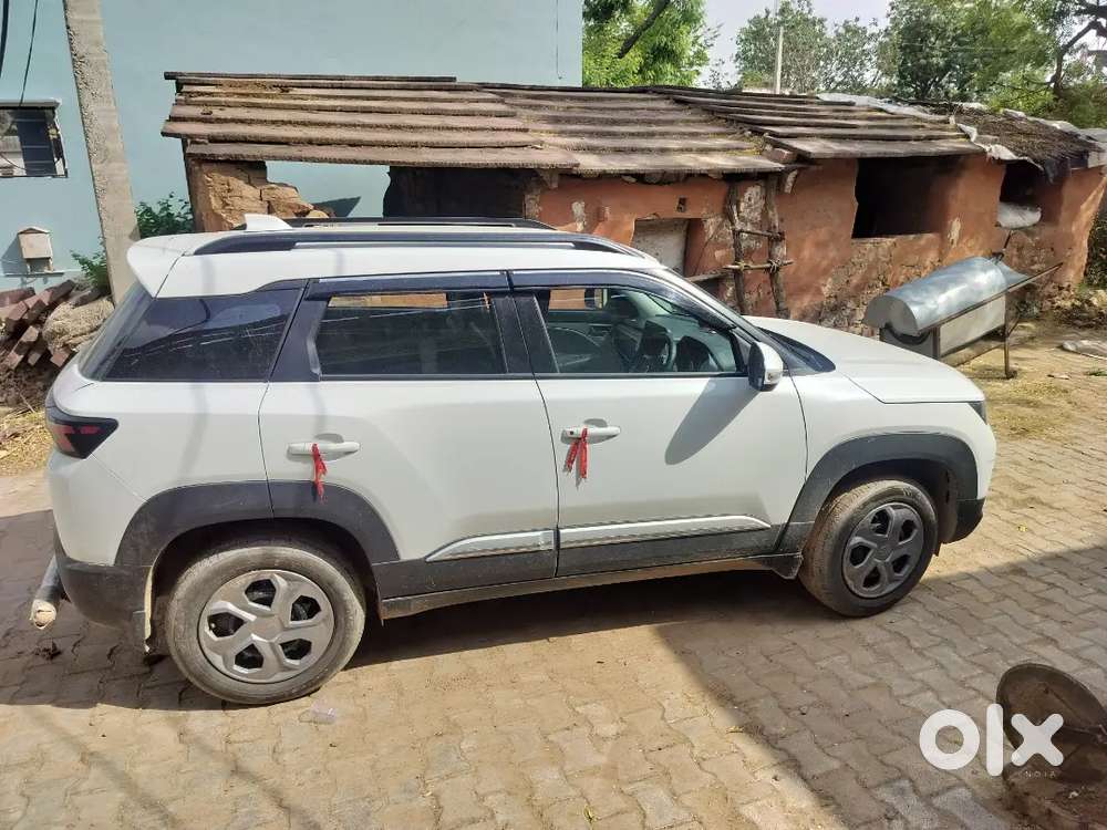 Maruti Suzuki Brezza 2826 Cng & Hybrids 2700 Km Driven