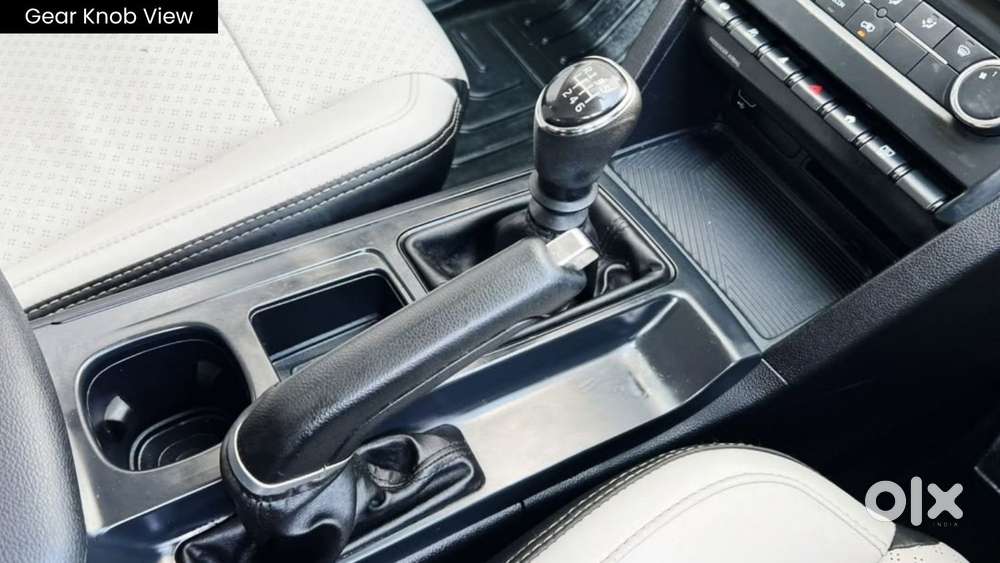 Mahindra Xuv700 Mx Petrol Mt 5 Str (e), 2023, Petrol