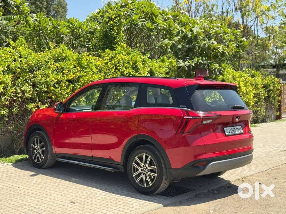 Mahindra Xuv700 2.0 Ax 7 Petrol At Str, 2022, Petrol