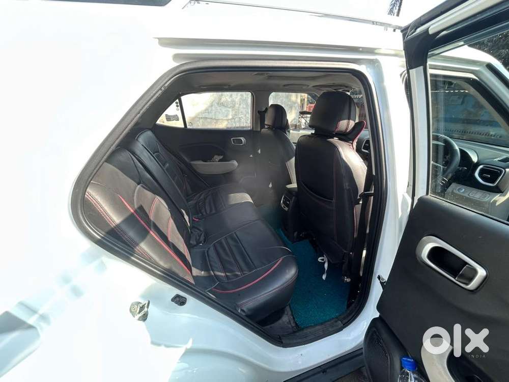 Hyundai Venue 2022 Petrol 30000 Km Driven