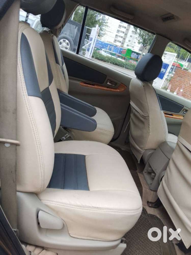 Toyota Innova 2.5 V 7 Str, 2010, Diesel