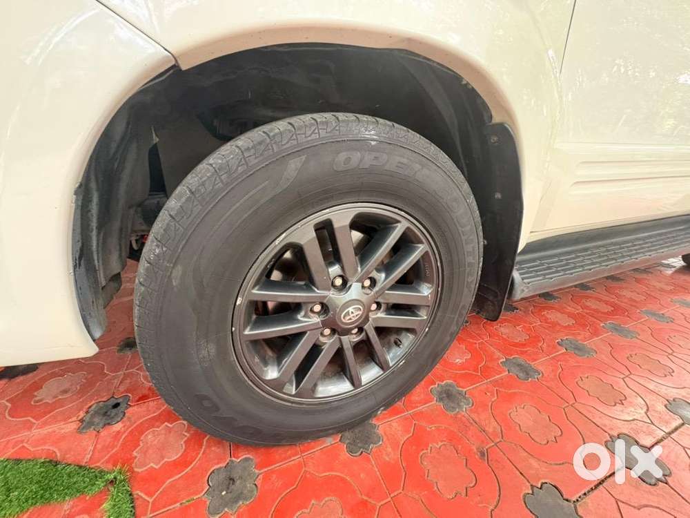 Toyota Fortuner 2015. 4x4 Automatic