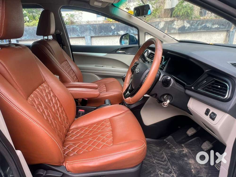 Mahindra Marazzo M6, 2018, Diesel