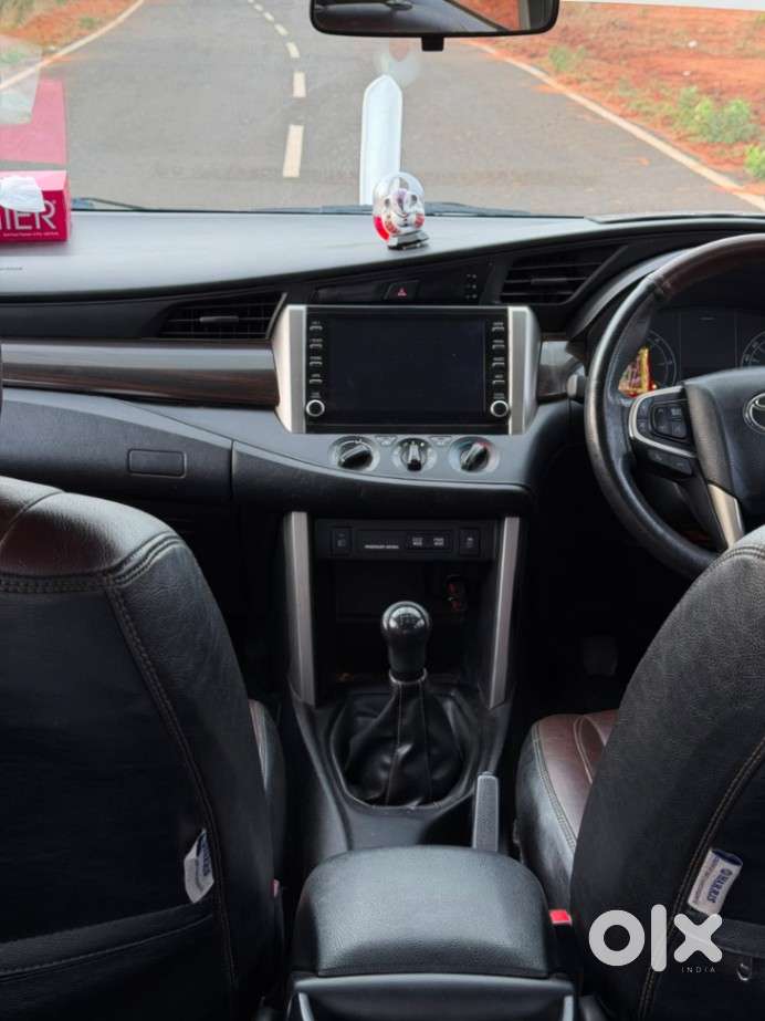 Toyota Innova Crysta [2020-ongoing] 2.4 Gx 8 Str, 2023, Diesel