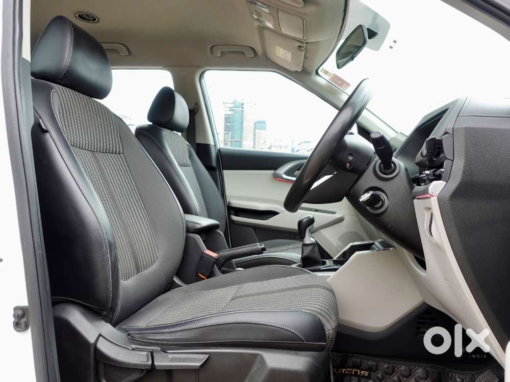 Kia Carens 1.5 Premium 7 Str, 2023, Petrol