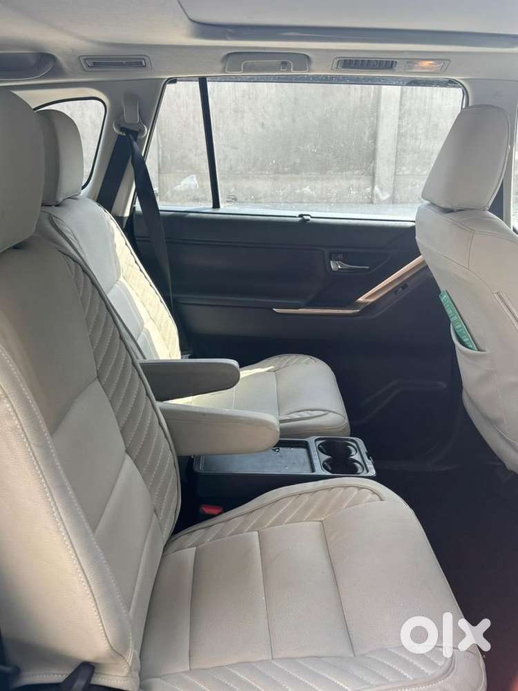 Maruti Suzuki Invicto 2024 Hybrids 47000 Km Driven
