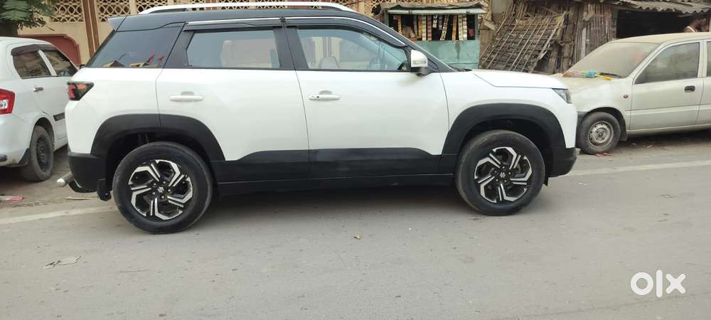 Maruti Suzuki Brezza 1.5 Zxi Plus Smart Hybrid Dual Tone, 2022, Petr..
