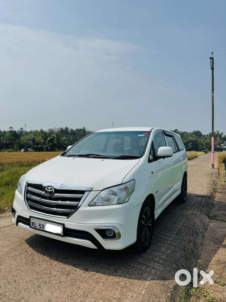 Toyota Innova 2015 Diesel Well Maintained