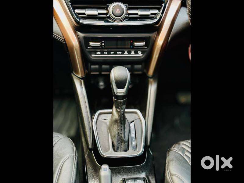 Maruti Suzuki Grand Vitara 1.5 Zeta Plus Intelligent Hybrid Ecvt, 20..