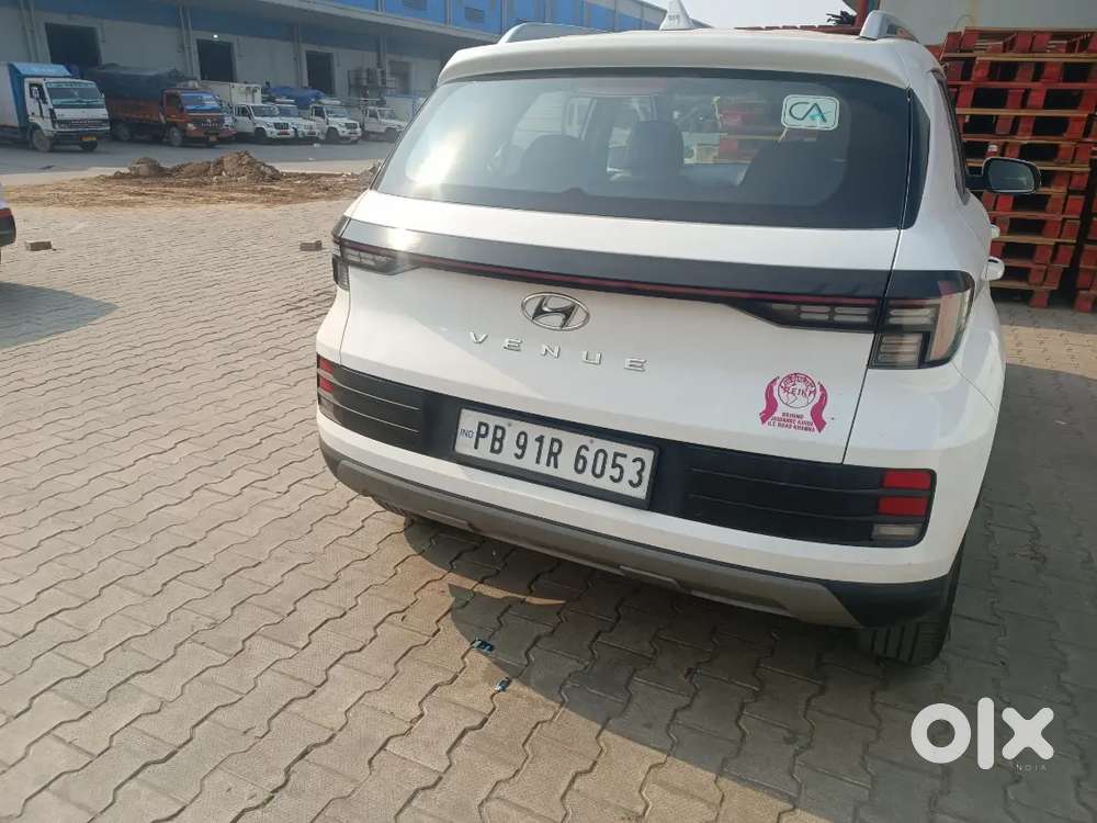 Hyundai Venue 2022 Diesel Well Maintained