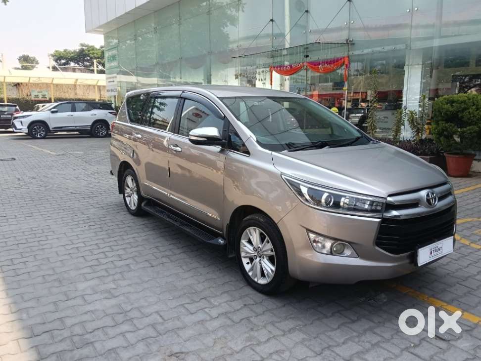 Toyota Innova Crysta Zx 2.4 Diesel 7 Seater, 2016, Diesel