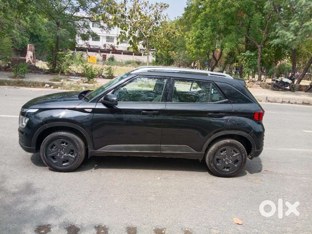 Hyundai Venue S 1.2 Petrol, 2024, Petrol