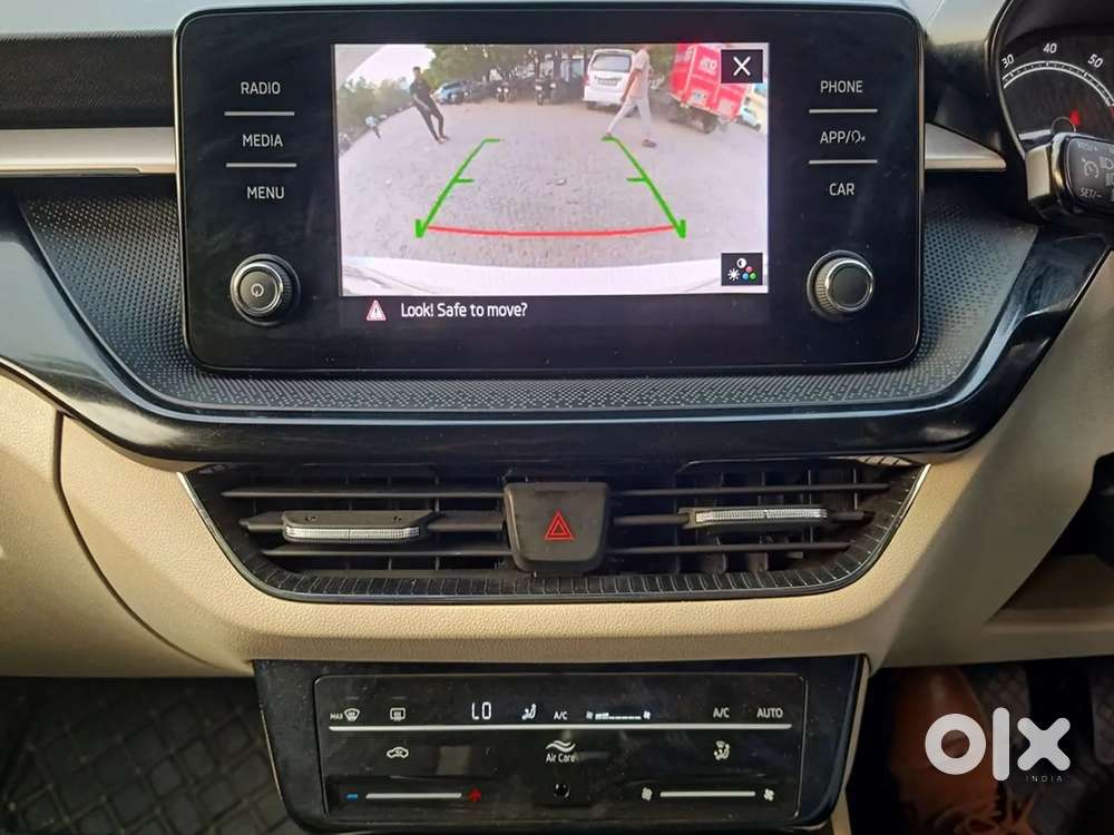 Skoda Slavia Ambition 1.0l Tsi At, 2023, Petrol