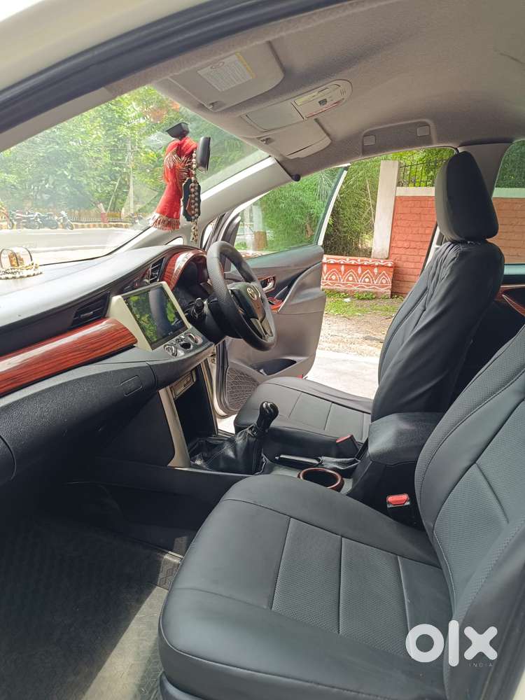 Toyota Innova Crysta 2.4 G Plus Mt 8 Str, 2017, Diesel