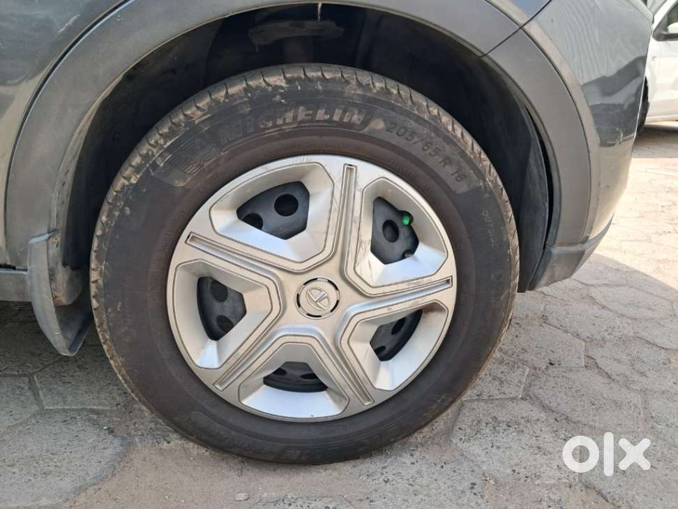 Tata Nexon 1.2 Revotron Xm (s), 2020, Petrol