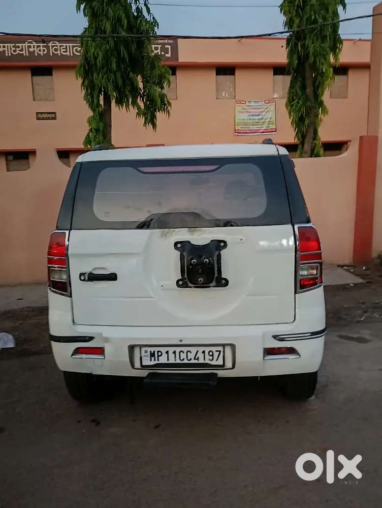 Mahindra Tuv 300 Plus 2017 Diesel 120000 Km Driven
