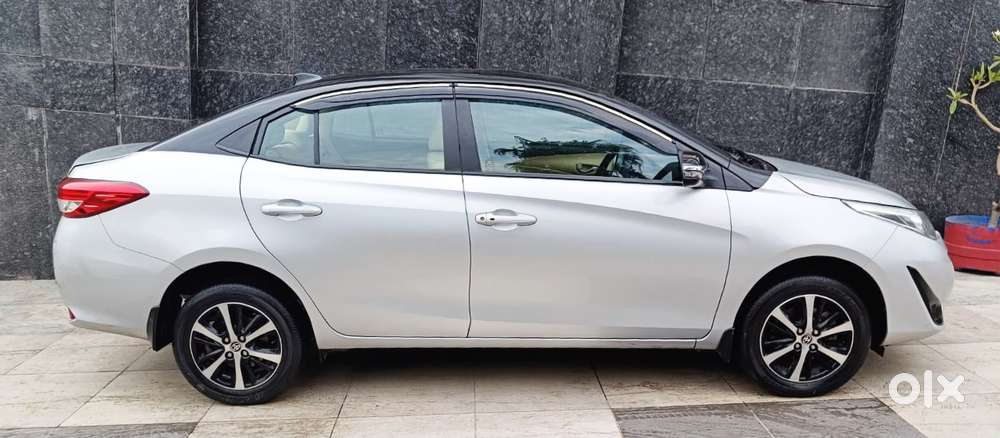 Toyota Yaris V Cvt, 2020, Petrol