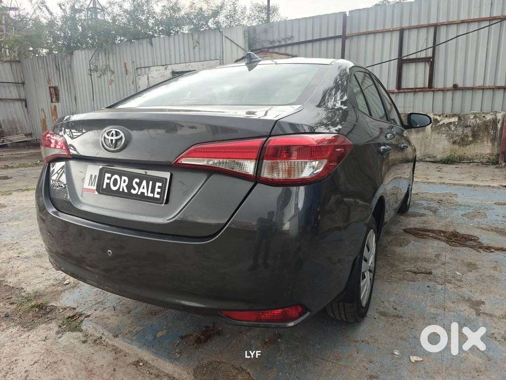 Toyota Yaris J Cvt, 2018, Petrol