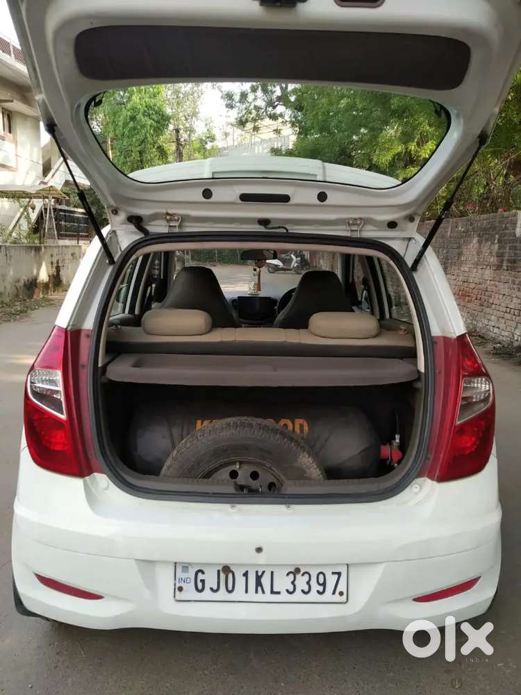 Hyundai I10 1.2 Top Model Automatic 2011 Petrol / Cng  Well Maintained