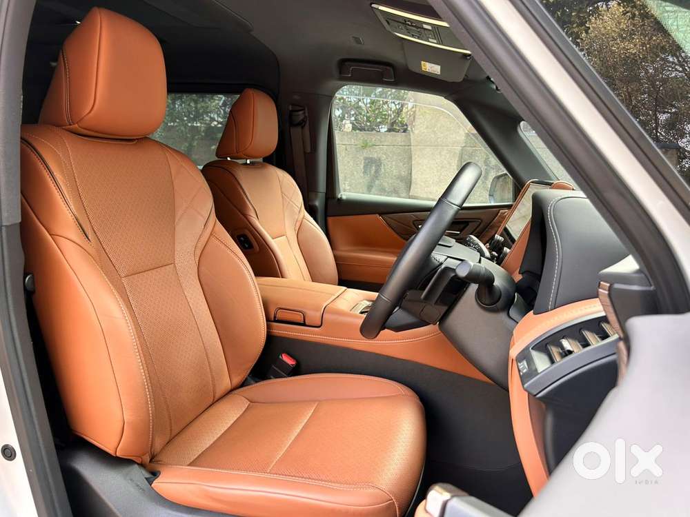 Toyota Vellfire Vip – Executive Lounge, 2024, Petrol