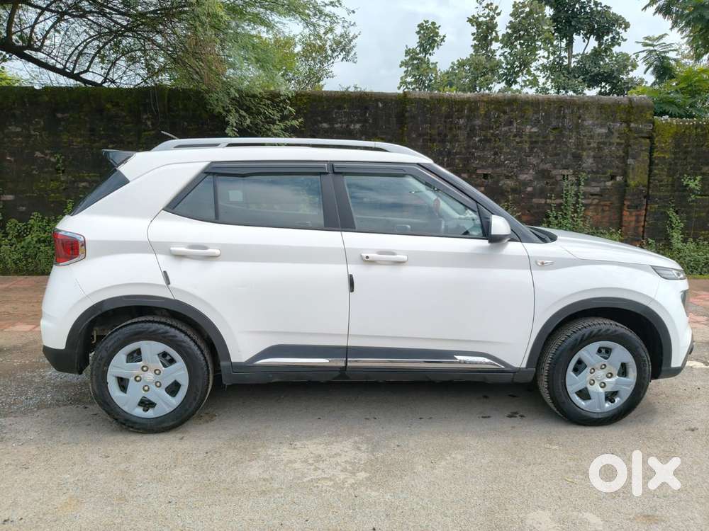 Hyundai Venue 2021 Petrol Car