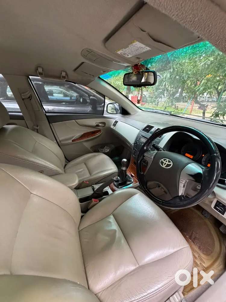 Toyota Corolla Altis 2011 Car