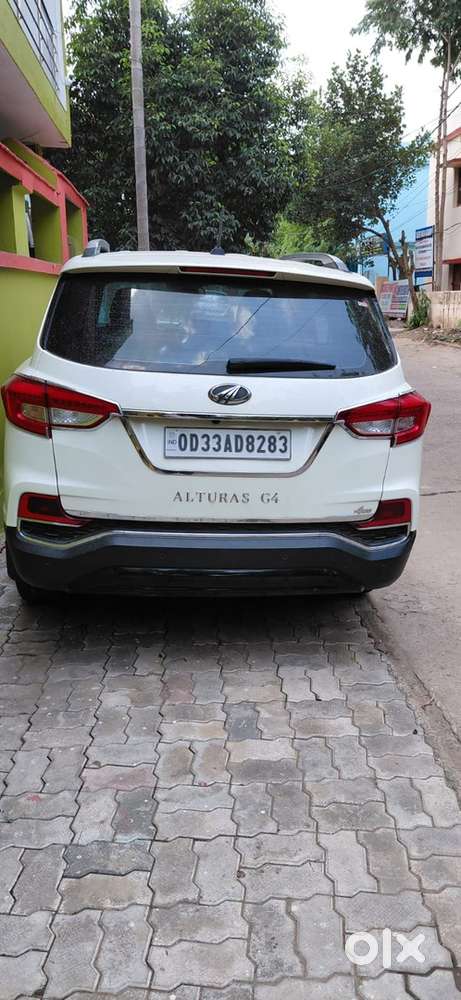 Mahindra Alturas G4 Petrol 2021