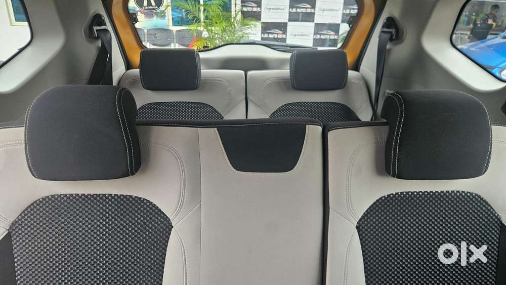 Renault Triber Rxz, 2022, Petrol