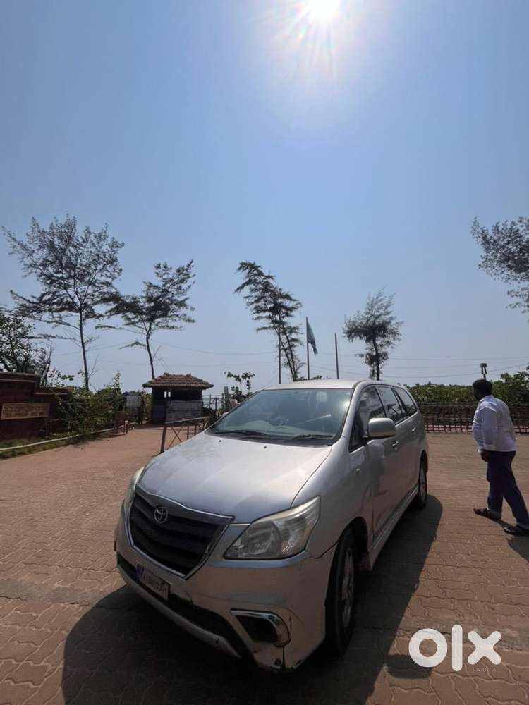Toyota Innova 2015 Diesel 200000 Km Driven