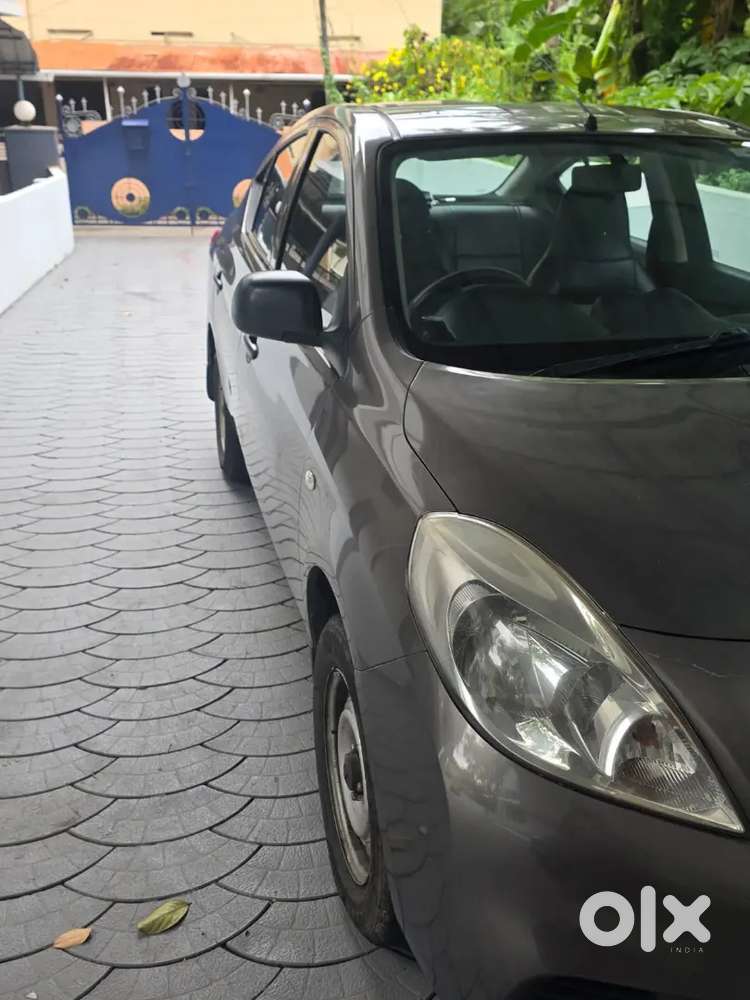 Nissan Sunny 2012 Model