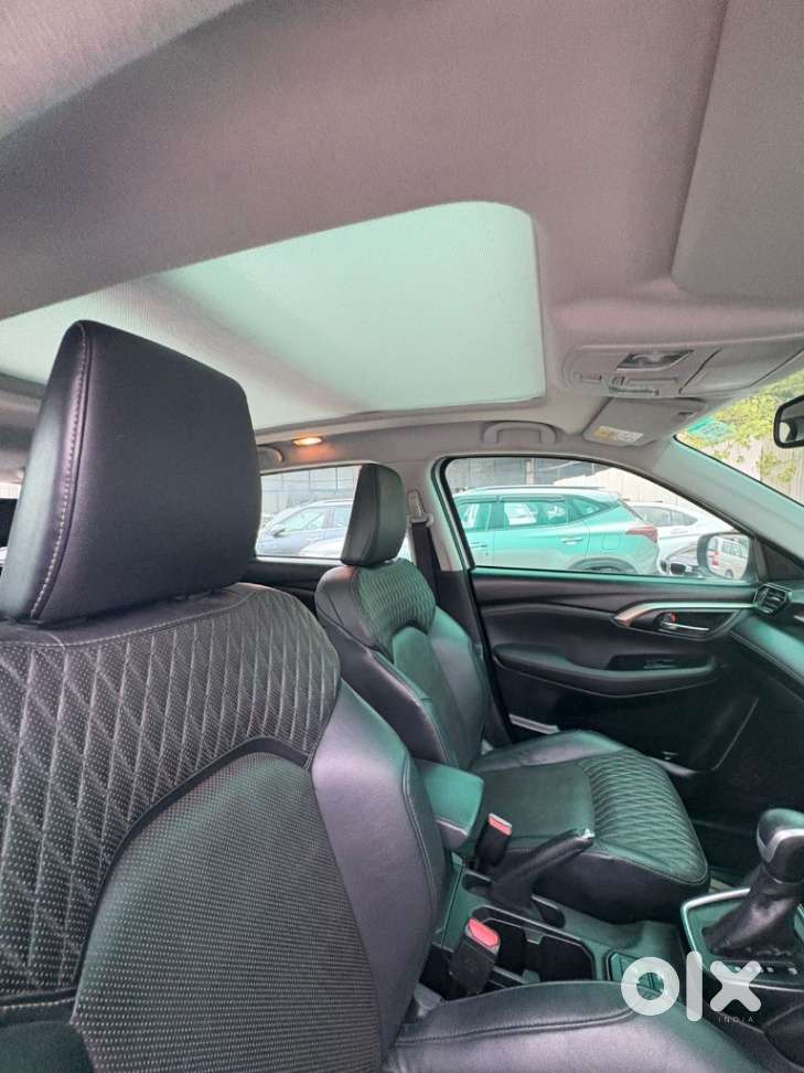 Maruti Suzuki Grand Vitara 1.5 Alpha Smart Hybrid At, 2022, Petrol