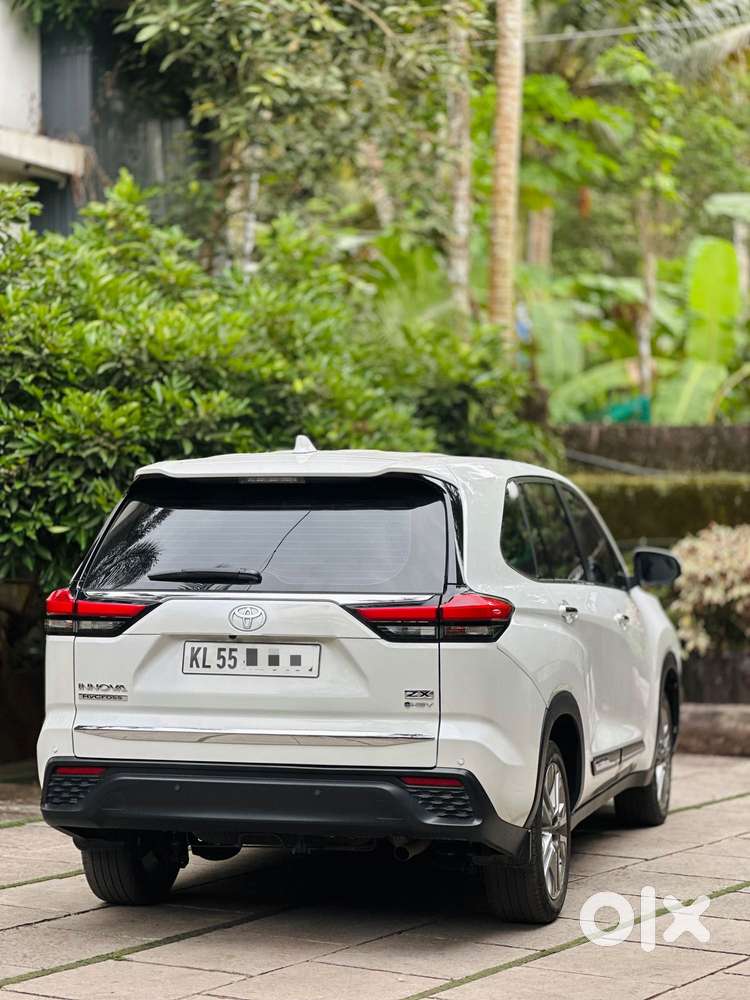 Toyota Innova Hycross 2.0 Zx (o) Hybrid 7 Str, 2025, Petrol