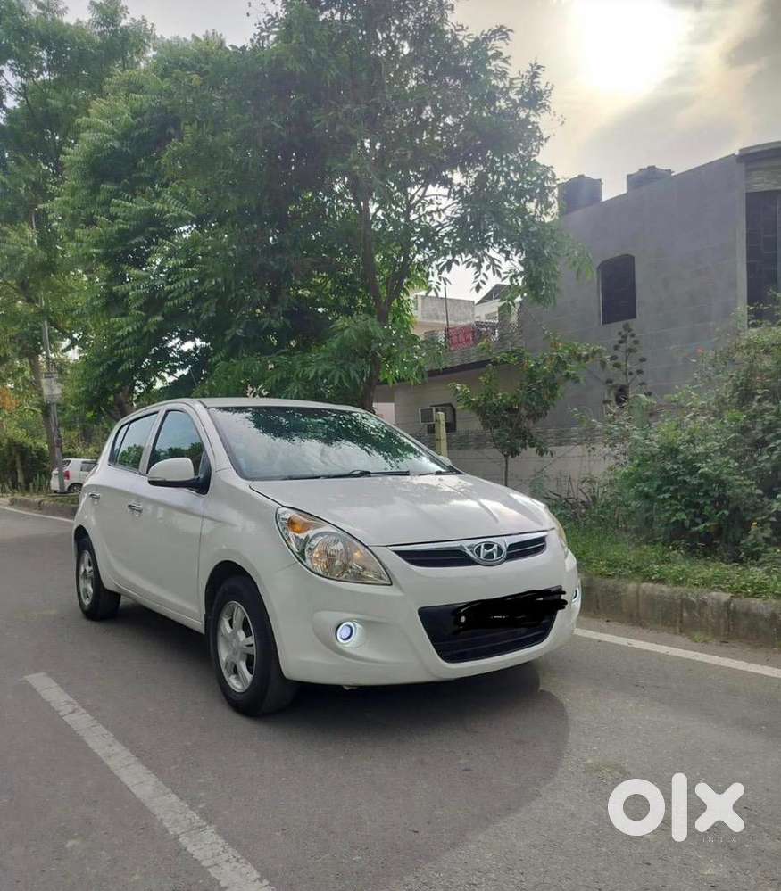 Hyundai Car Manual 2012