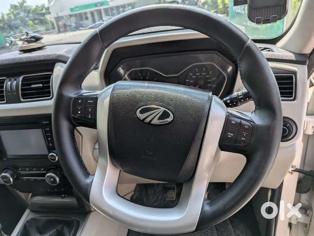 Mahindra Scorpio S10. Hybrid 2017