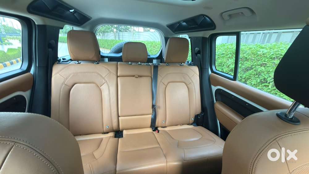 Land Rover Defender 2023 Km Driven Marvel