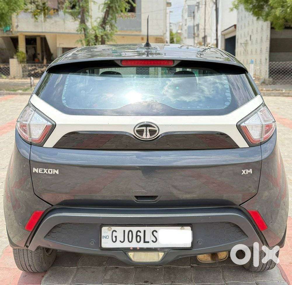 Tata Nexon 1.5 Revotorq Xm (s), 2018, Petrol