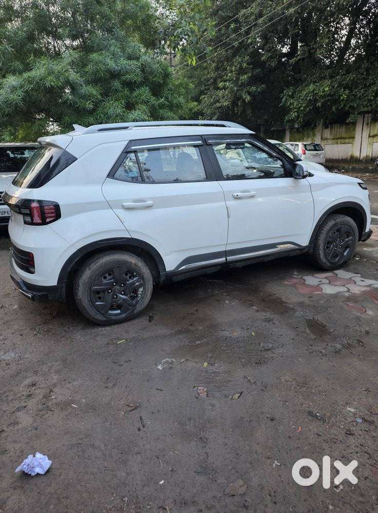 Hyundai Venue 1.2 S (o), 2024, Petrol