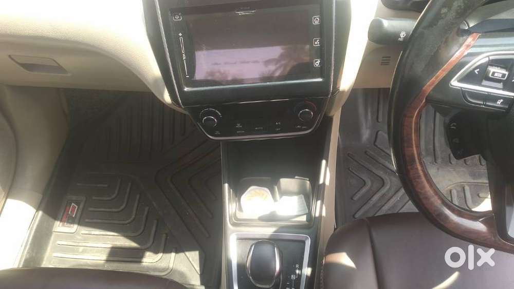 Maruti Suzuki Swift Dzire Zdi + Amt, 2018, Diesel