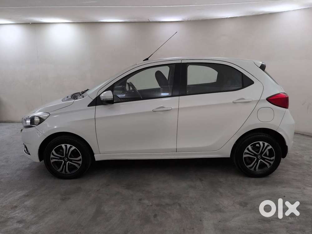 Tata Tiago Xza, 2018, Petrol