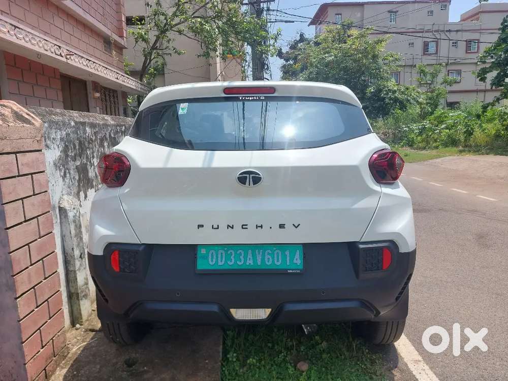 Tata Punch Ev 2025 2483 Km Driven