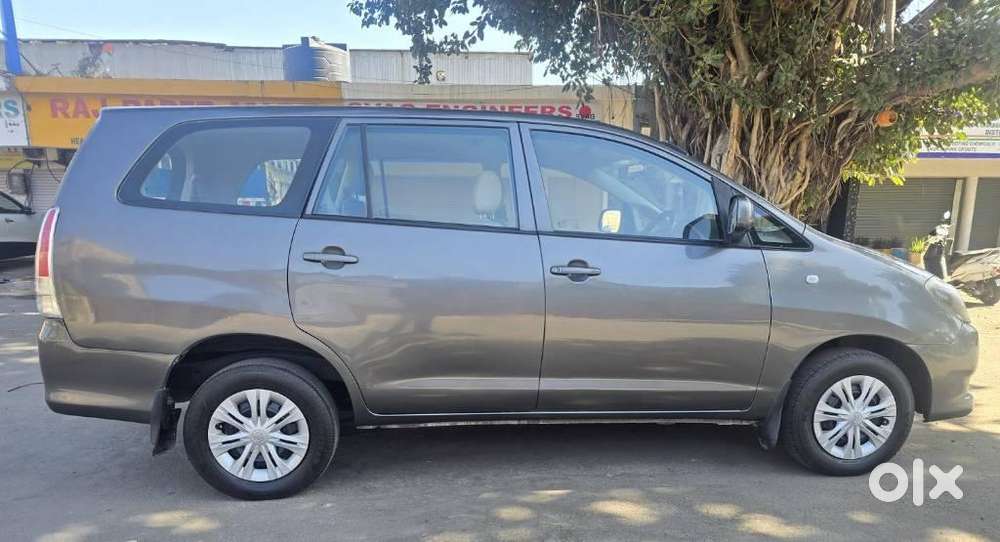 Toyota Innova 2.5 G (diesel) 7 Seater Bs Iv, 2011, Diesel
