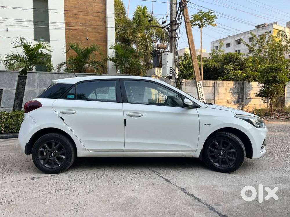 Hyundai I20 Sportz 1.4 At Vtvt, 2018, Petrol