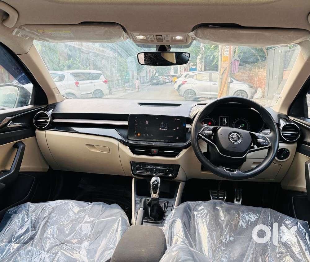 Skoda Slavia 1.0 Ambition Tsi, 2024, Petrol