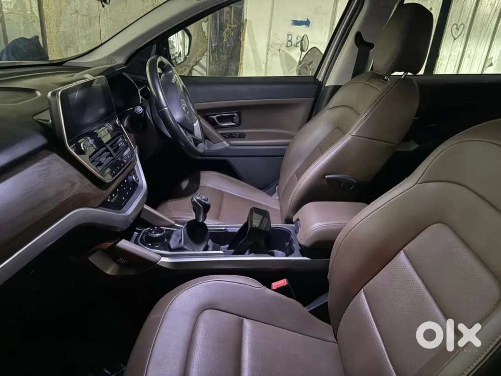Tata Harrier Xz, 2019 Model Silver Colour Car It Is In Very Good Condi