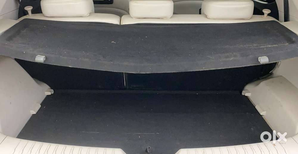 Mahindra Xuv300 1.2 W8 (o) Amt Petrol, 2021, Petrol