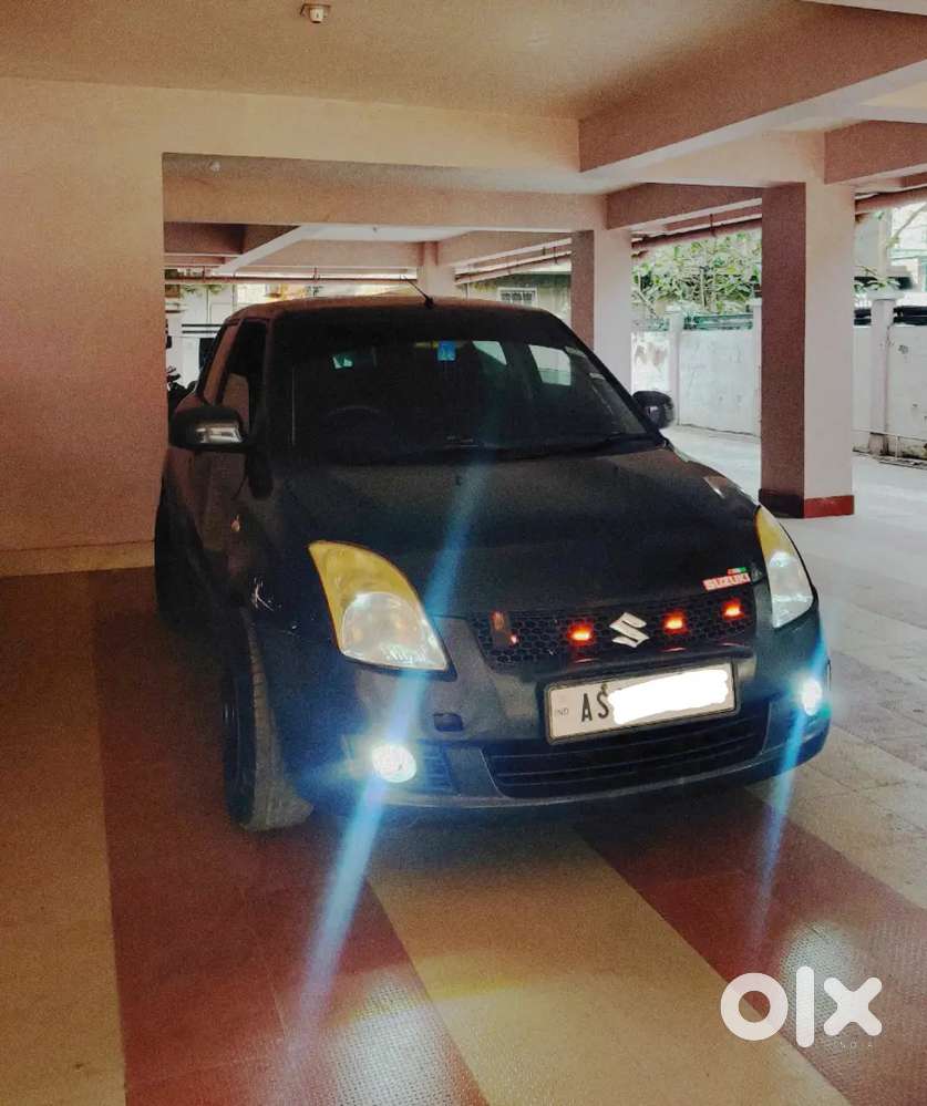 Maruti Swift Zxi 1.3l Original Black Colour In Mint Condition.