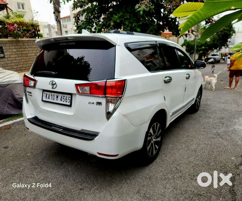 Toyota Innova Crysta 2.4 V 8 Str, 2017, Diesel