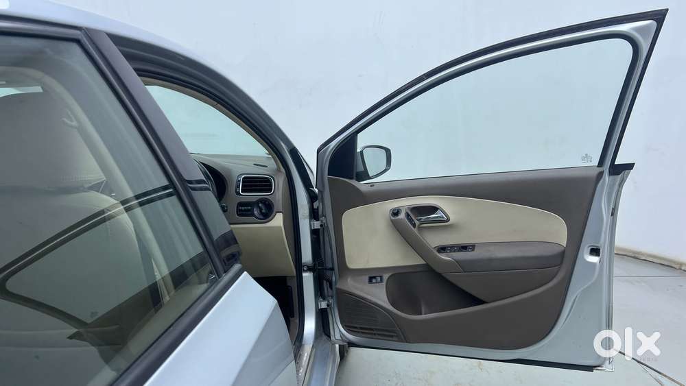 Skoda Rapid 1.6 Mpi Ambition, 2015, Petrol