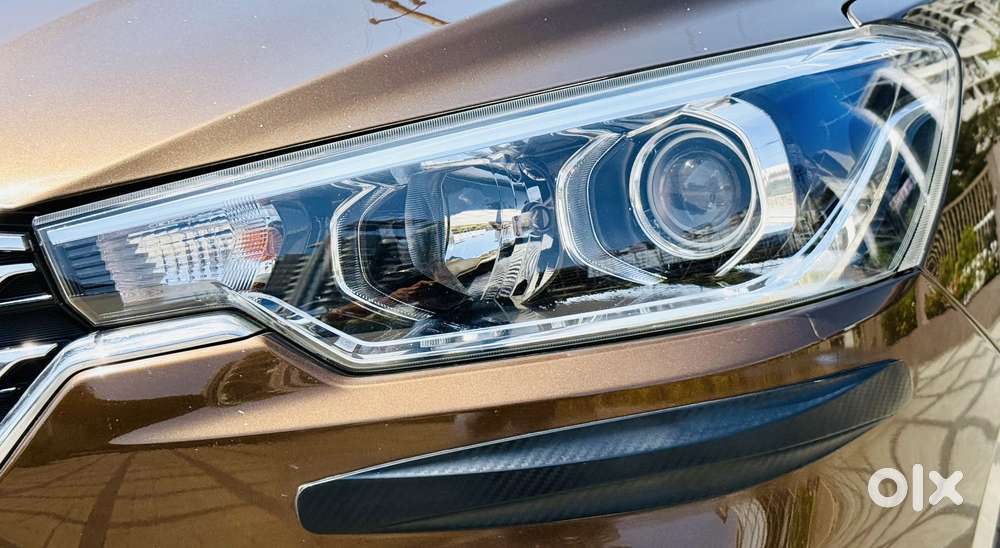 Maruti Suzuki Ertiga Zxi Plus Shvs, 2024, Cng & Hybrids